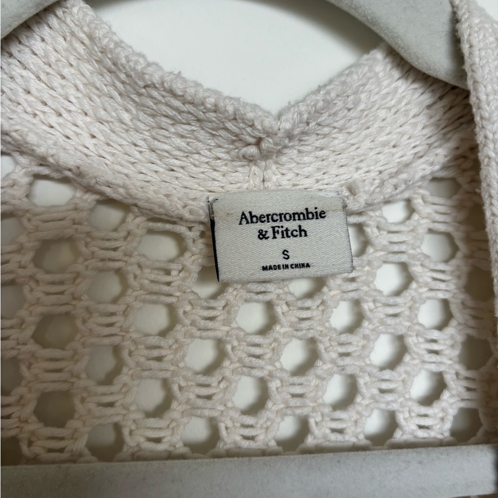 Open-Knit Cream Abercrombie Sweater - Picture 4 of 5